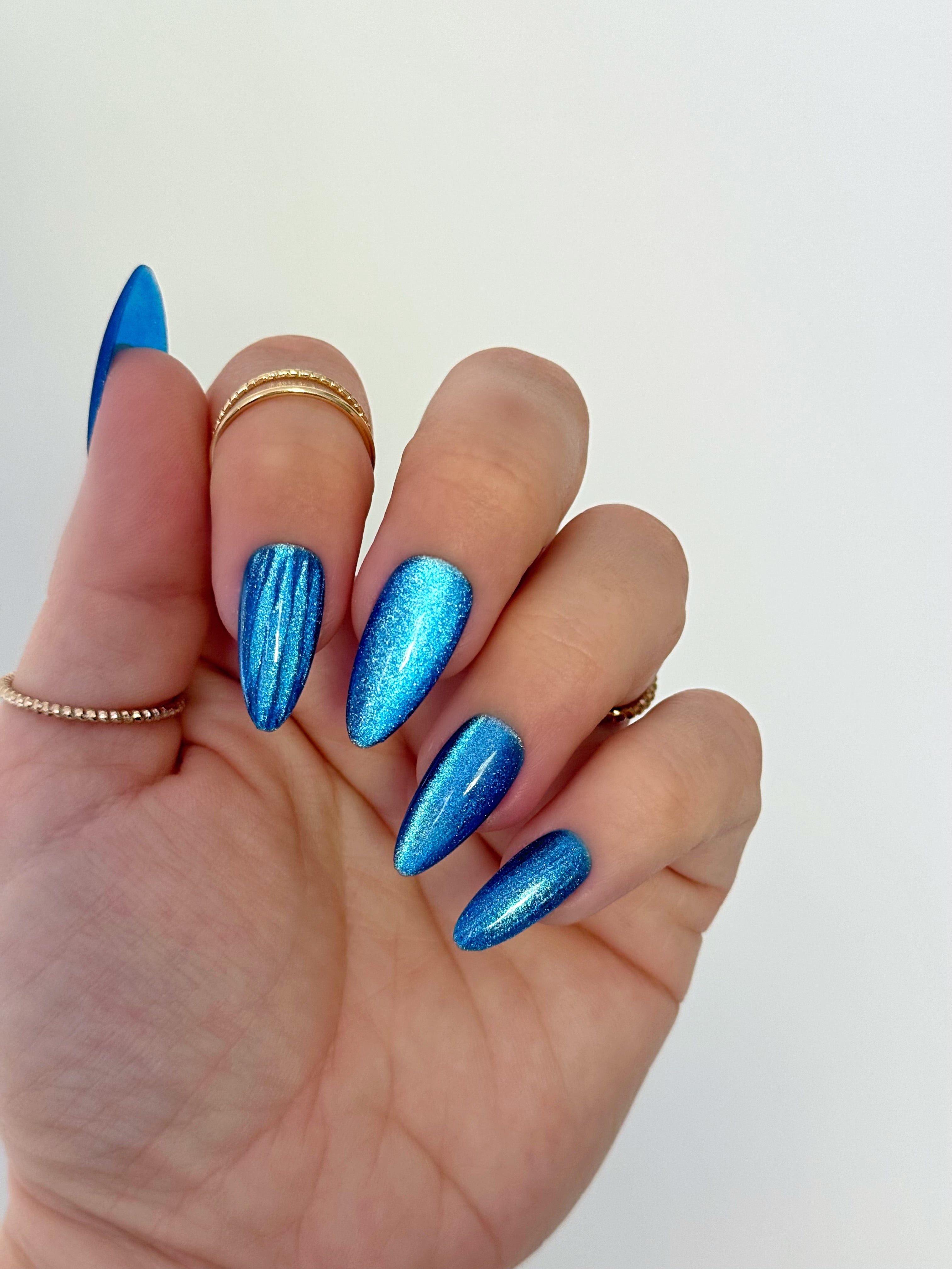 Gel Polish Blue Disco Cat Eye