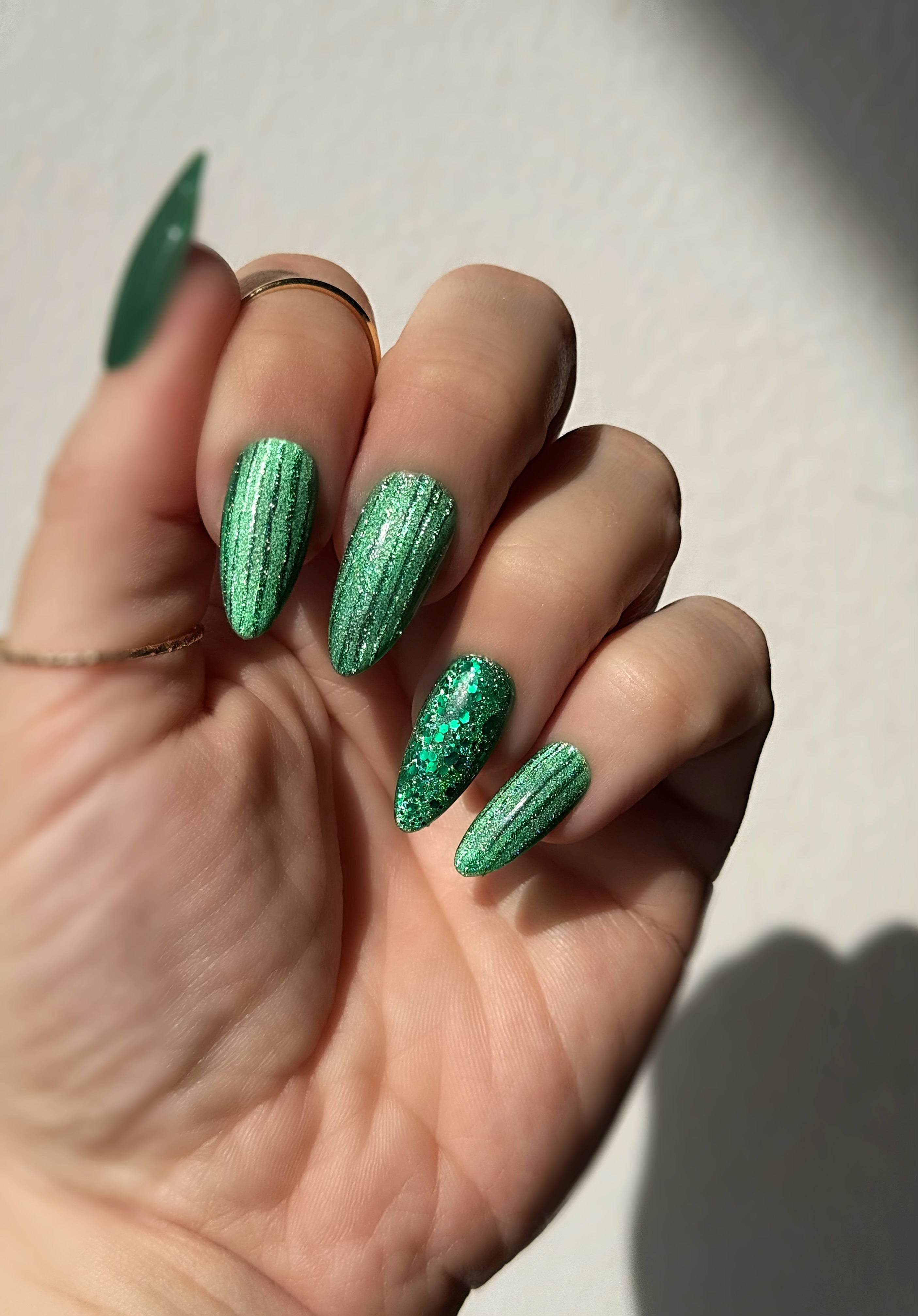 Gel Polish Green Disco Cat Eye