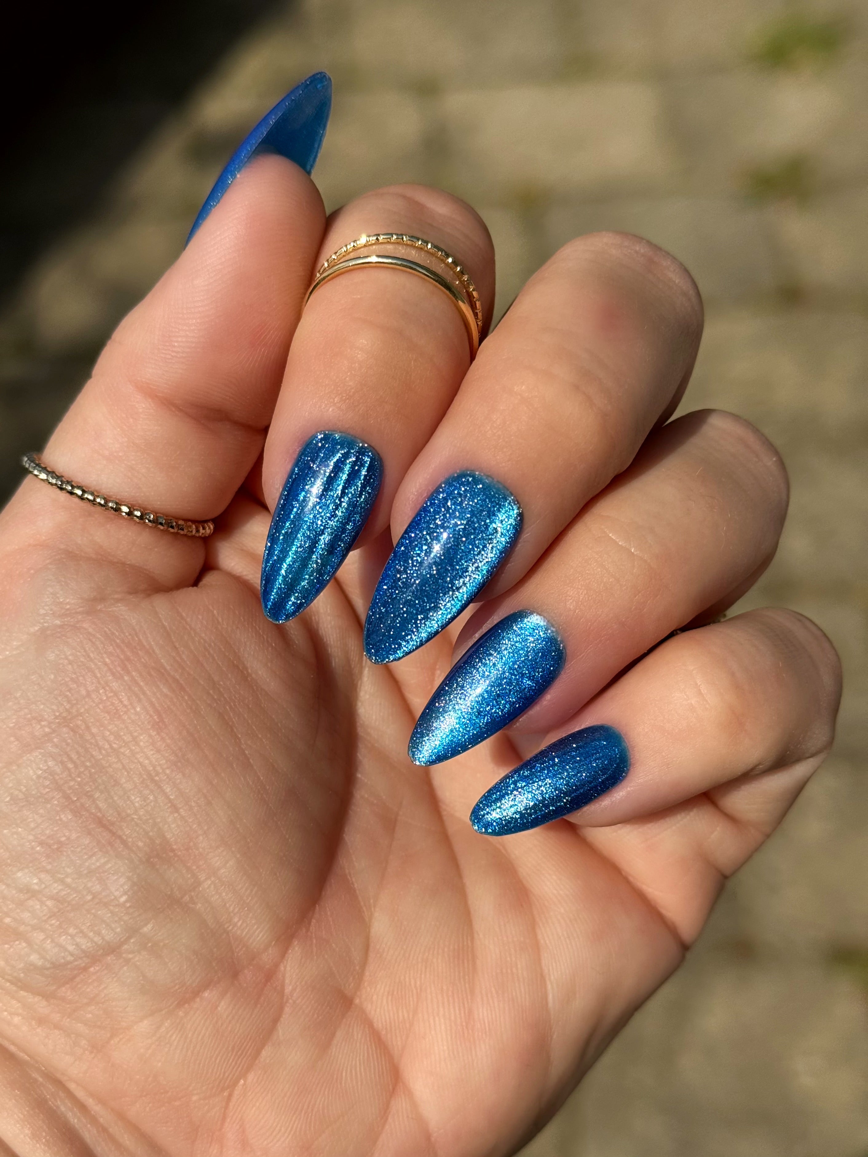 Gel Polish Blue Disco Cat Eye