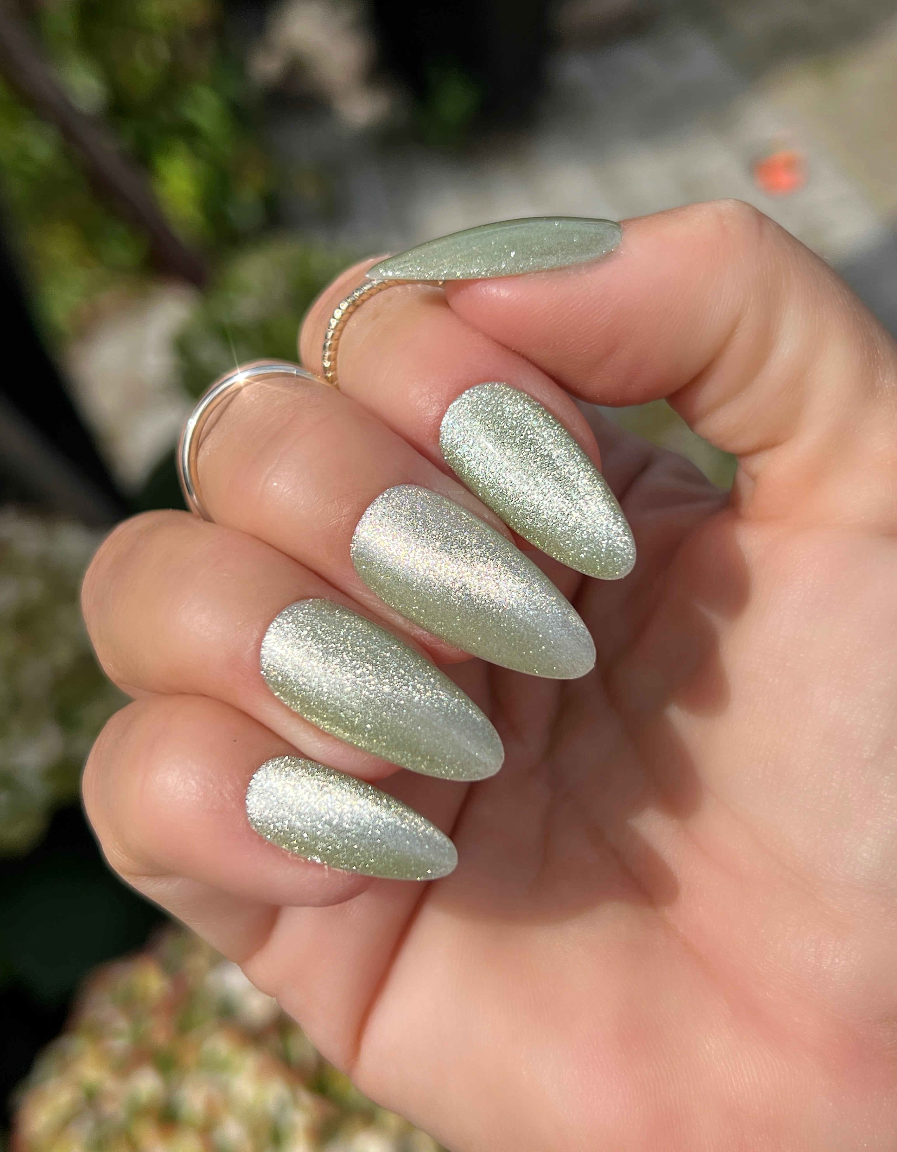 Gel Polish Green Cat Eye