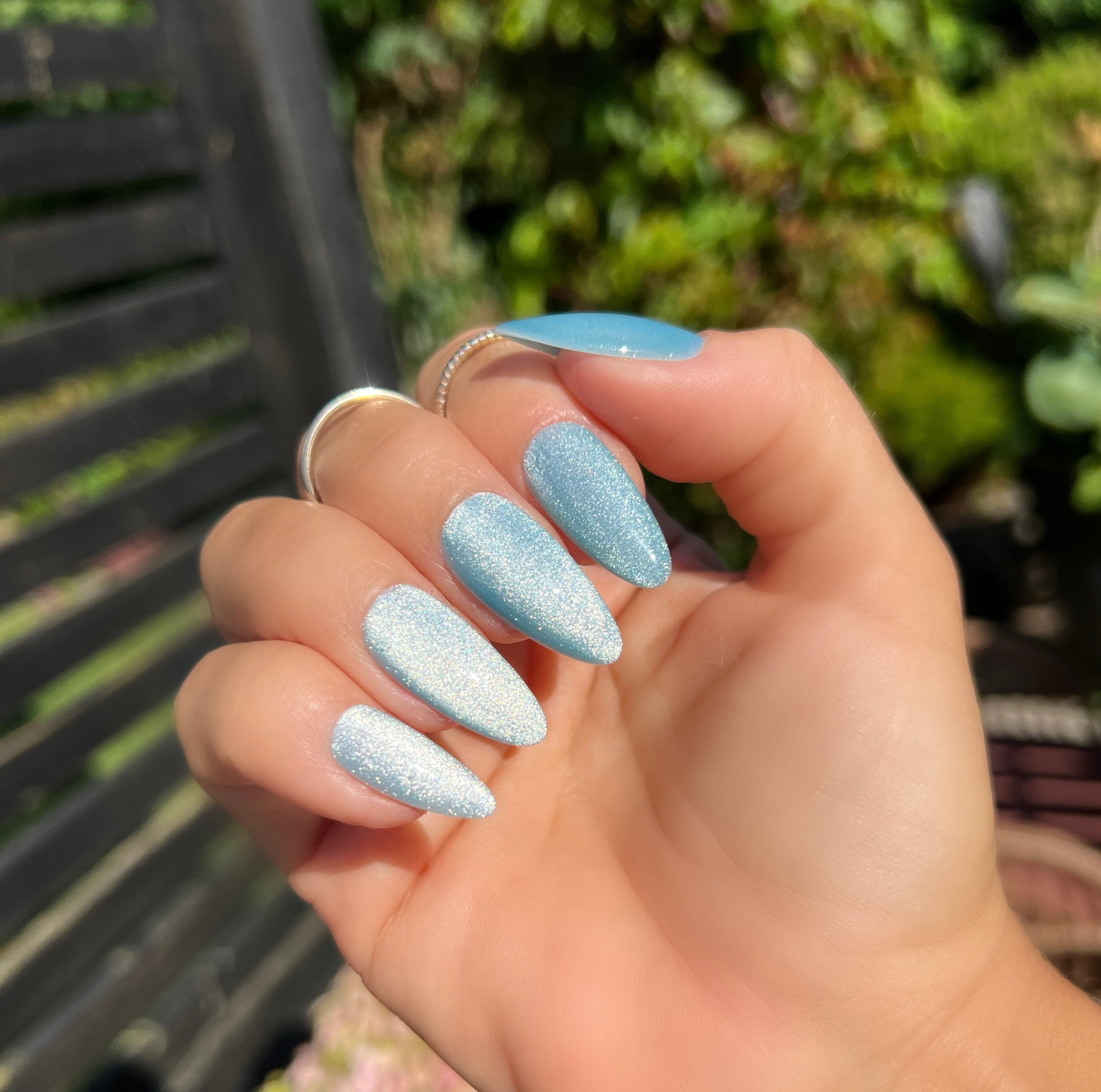 Gel Polish Blue Disco Cat Eye